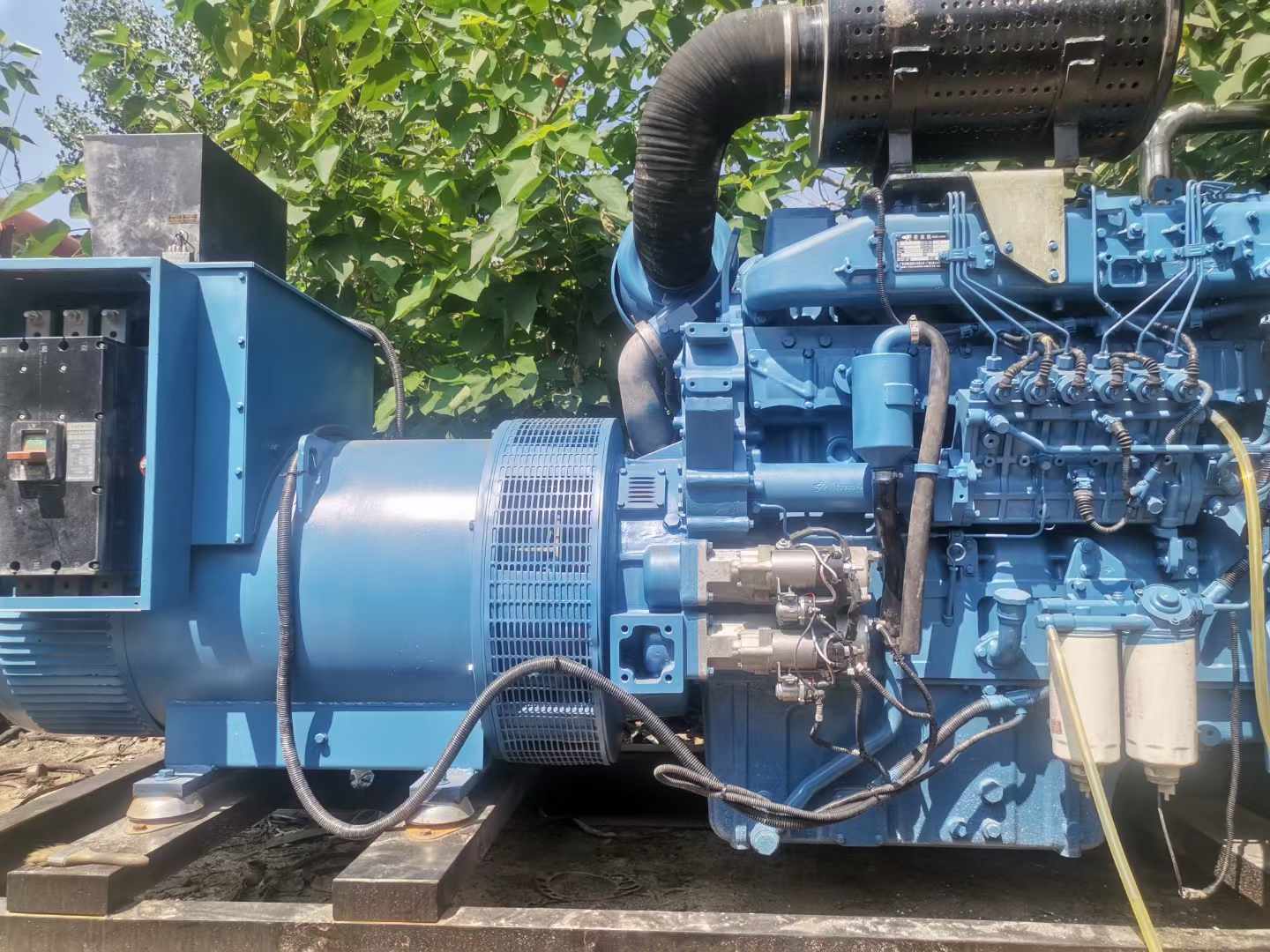 周至详细说明降低 800kW 柴油发电机输出电流波动的方法